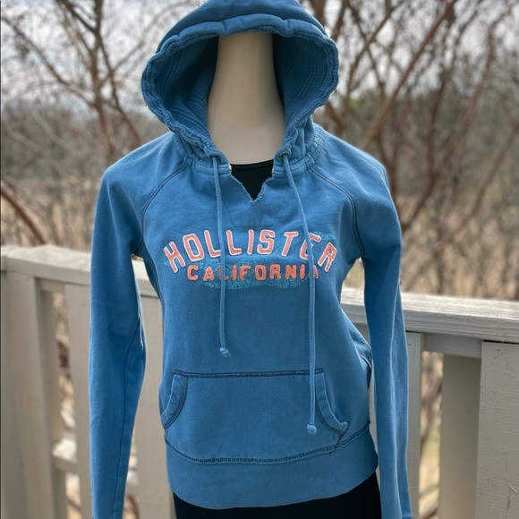 Hollister sweater women’s size medium California distress  Hoodie  blue pockets - Picture 2 of 9